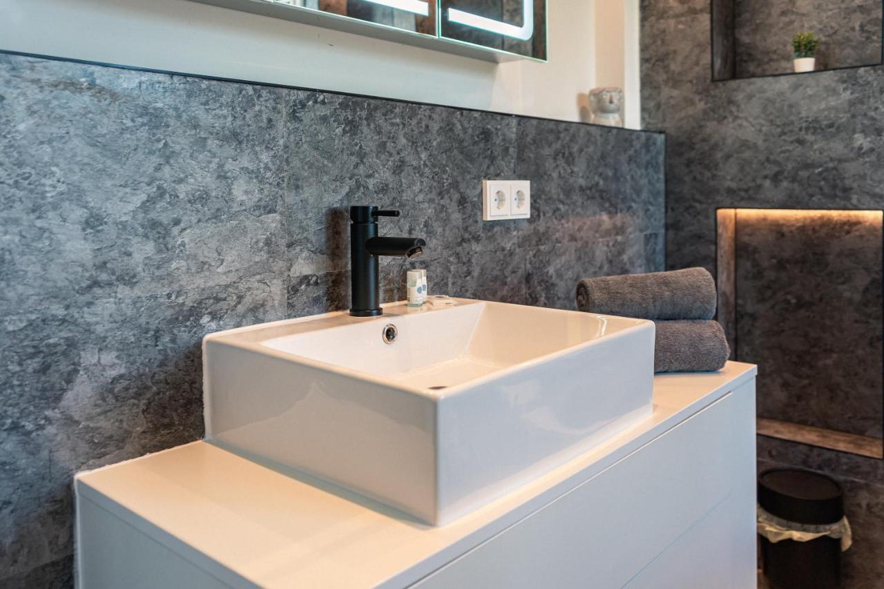 Crest - Riverside Lofts Mit Parken I Balkon I Kueche I Regendusche Passau Exterior foto
