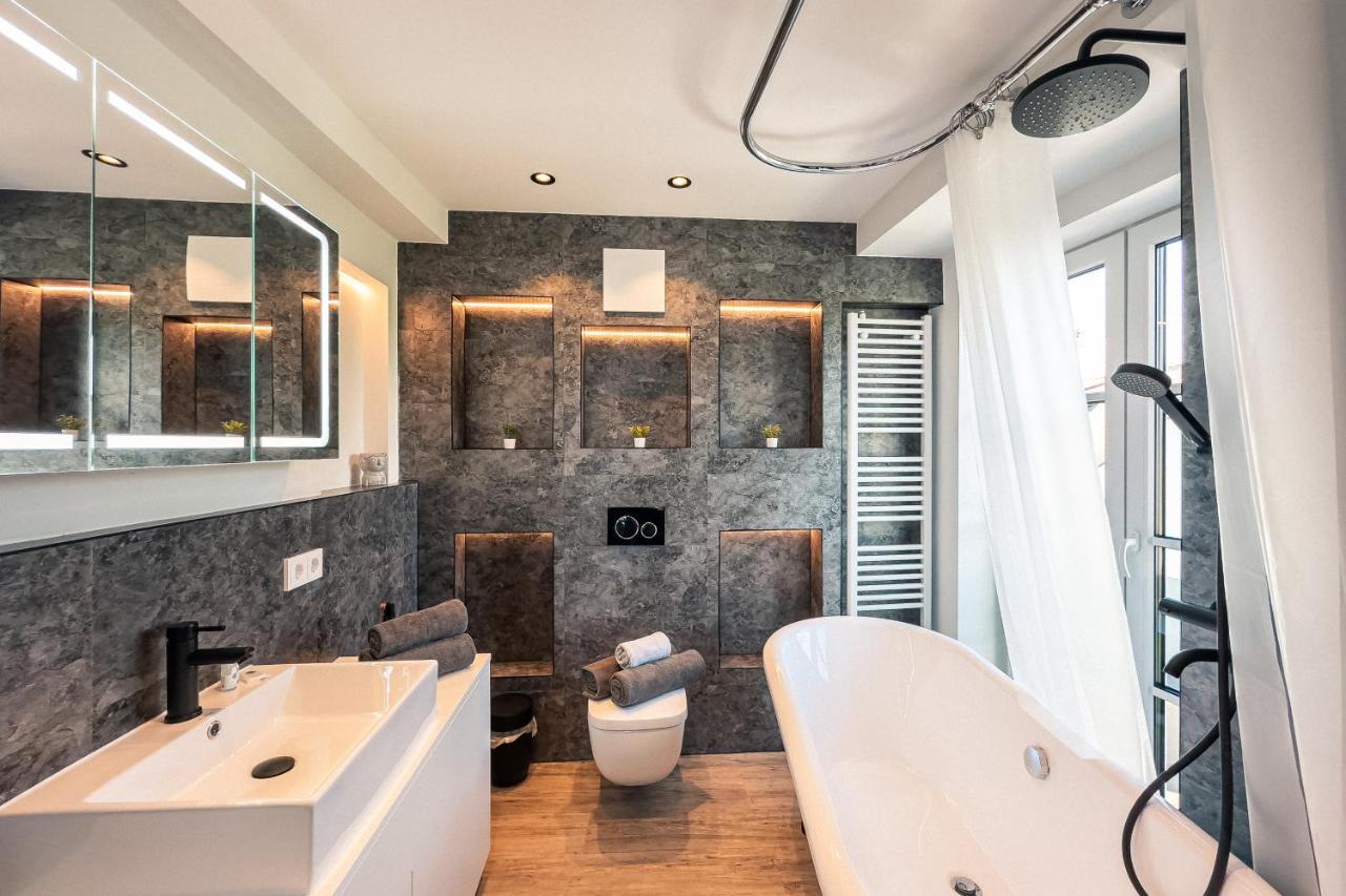Crest - Riverside Lofts Mit Parken I Balkon I Kueche I Regendusche Passau Exterior foto