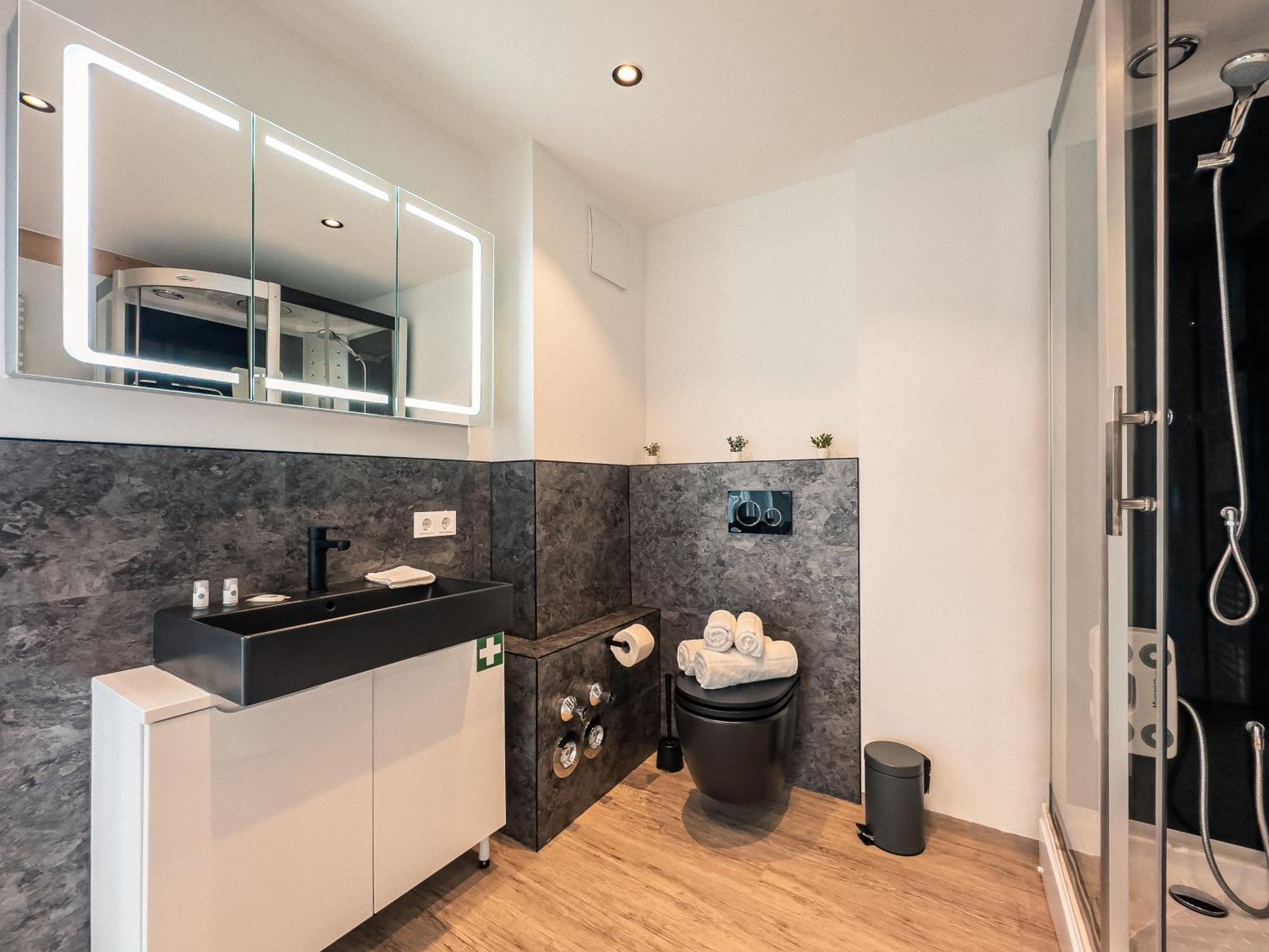 Crest - Riverside Lofts Mit Parken I Balkon I Kueche I Regendusche Passau Exterior foto